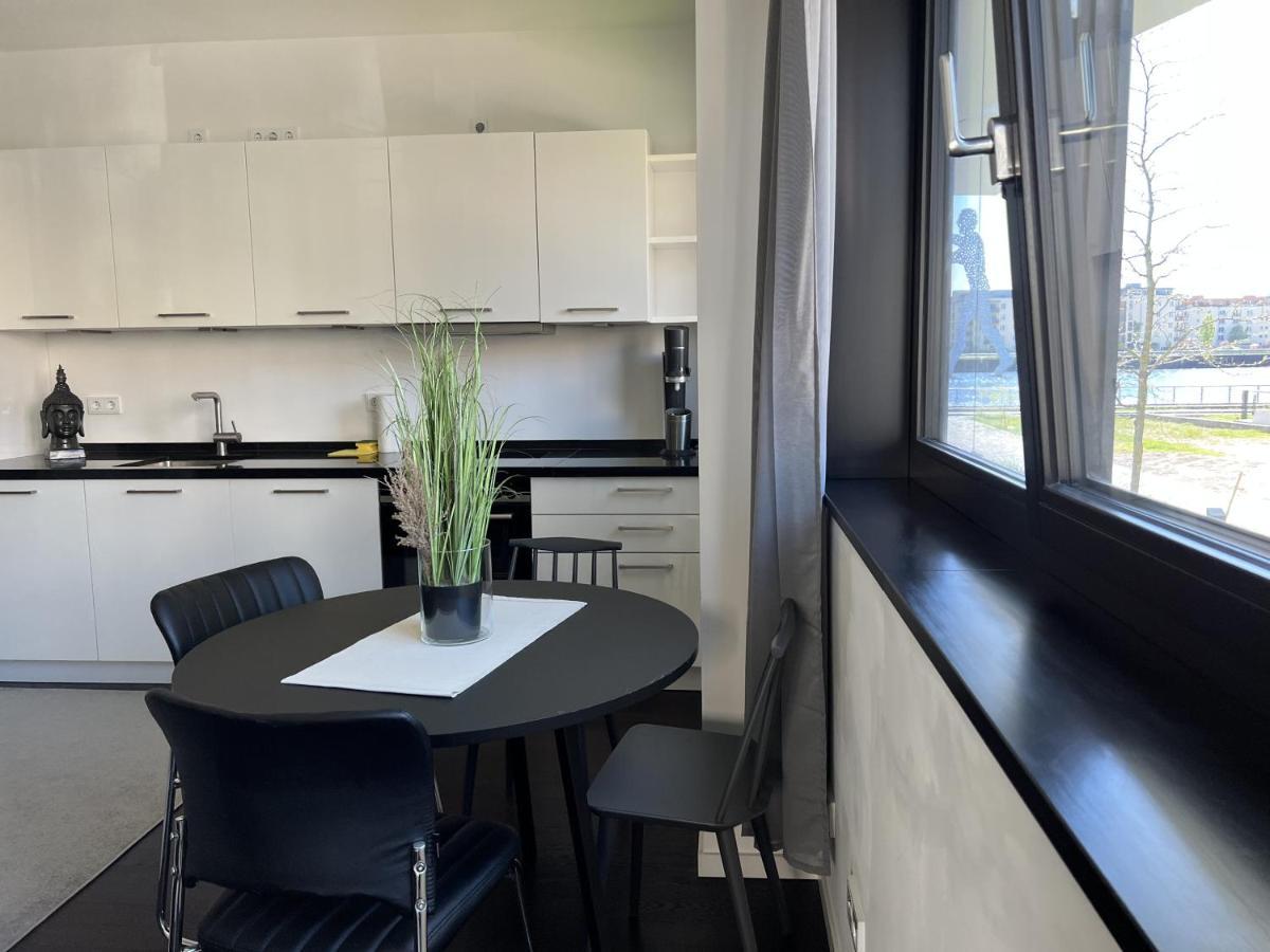 Luxury Waterfront Apartment เบอร์ลิน ภายนอก รูปภาพ